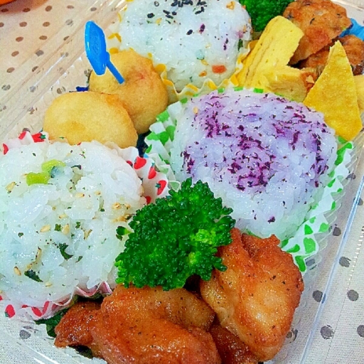 ごま塩ふりかけで一口おにぎり弁当 レシピ 作り方 By ラズベリっち 楽天レシピ ごま塩ふりかけで一口おにぎり弁当 レシピ 作り方 By ラズベリっち 楽天レシピ